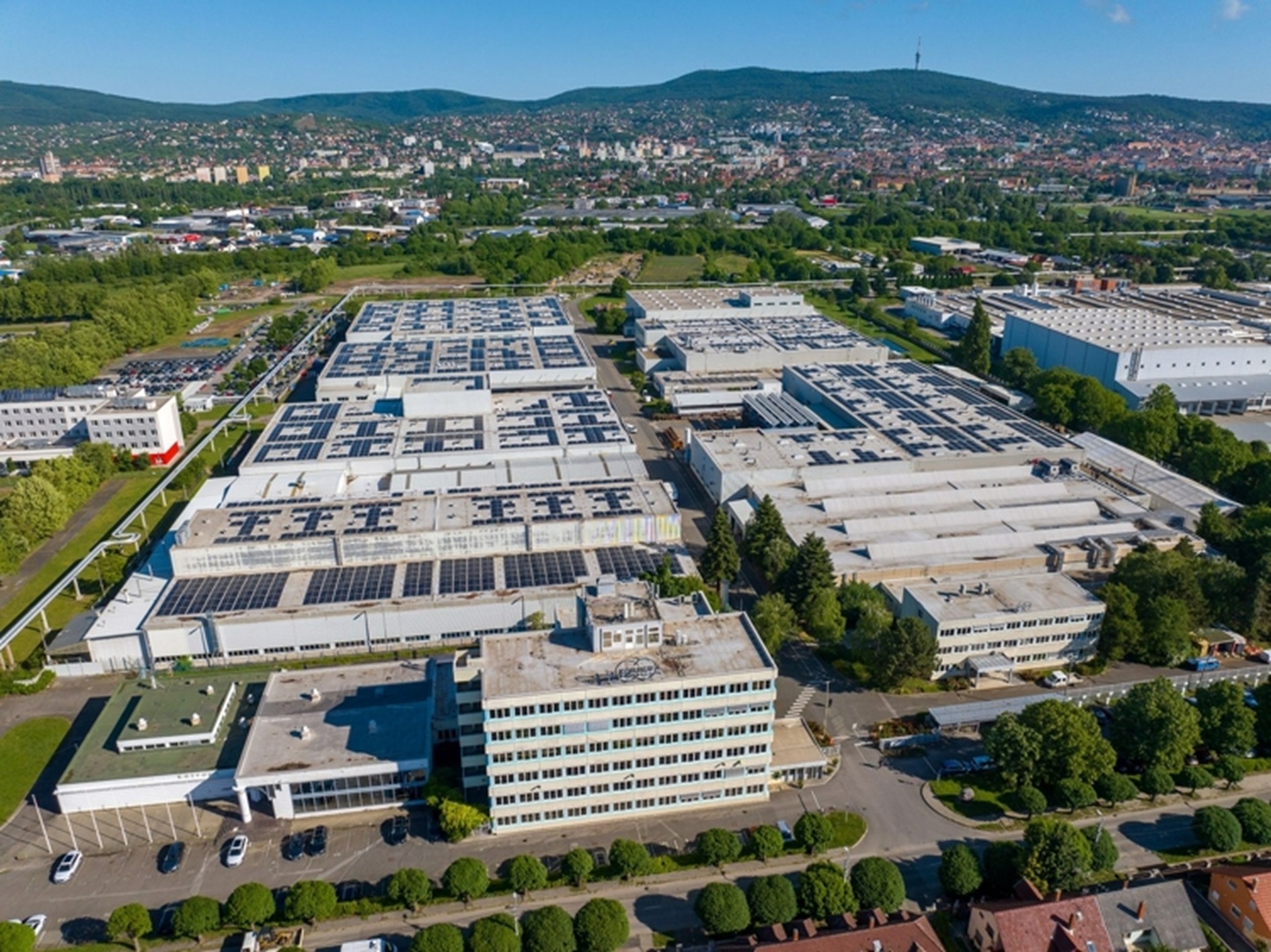 Száz új munkahely Pécsen: 14,5 milliárd forintos beruházási programot indított a Körber Hungária