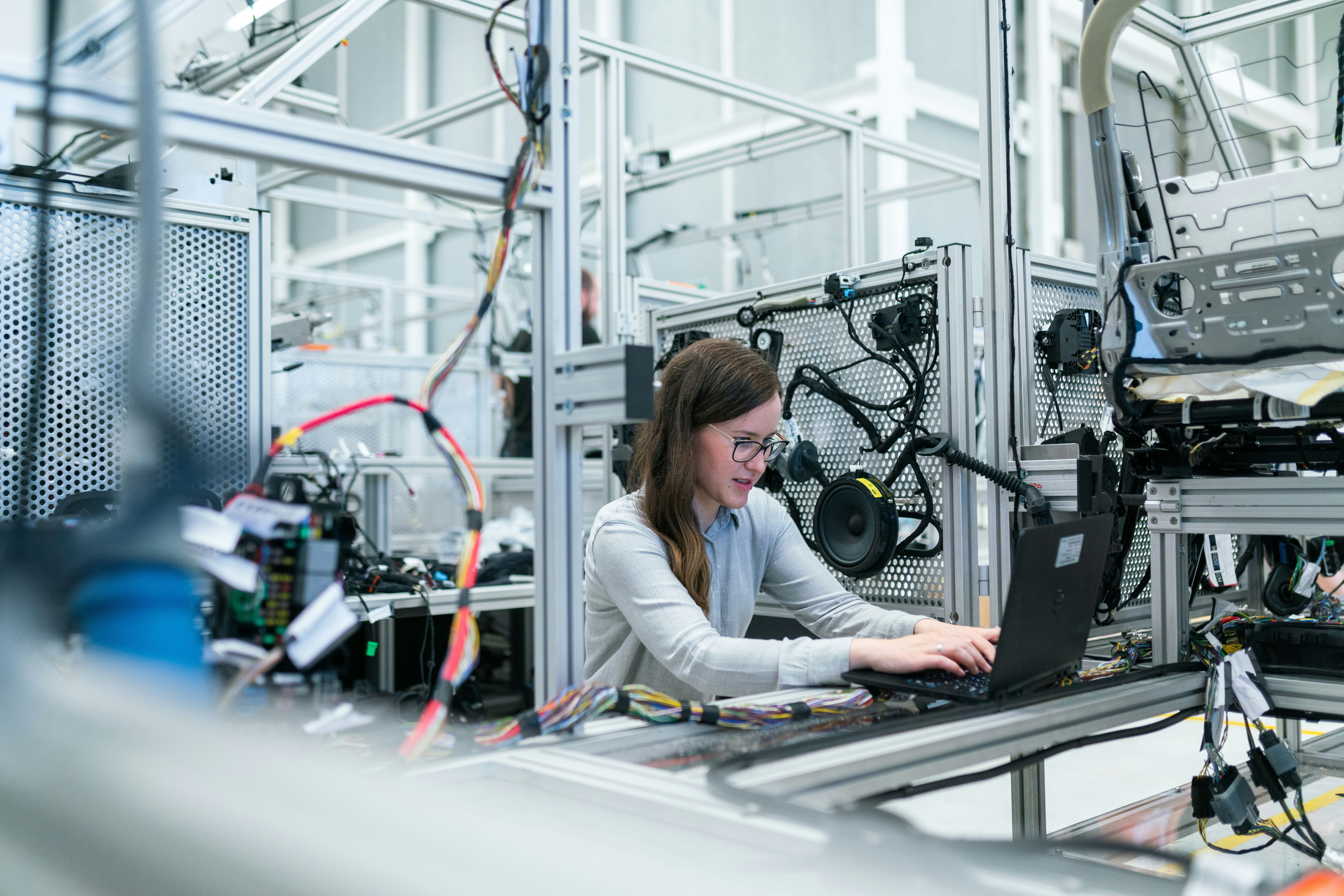 Kontron in Pécs: Aus China verlagerte Hightech-Produktion – von der Medizintechnik bis zur Robotik